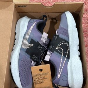 Nike Kids Sneakers in Purple and Black